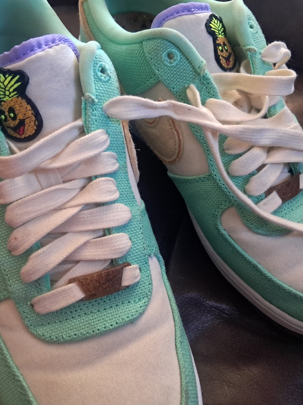 Nike Air Force 1s Low Top - Picture 4 of 5